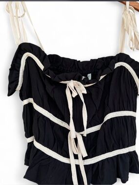 NWT THIRTY/THIRTY black ruffle tank top cream trim Soft gathered bodice - small